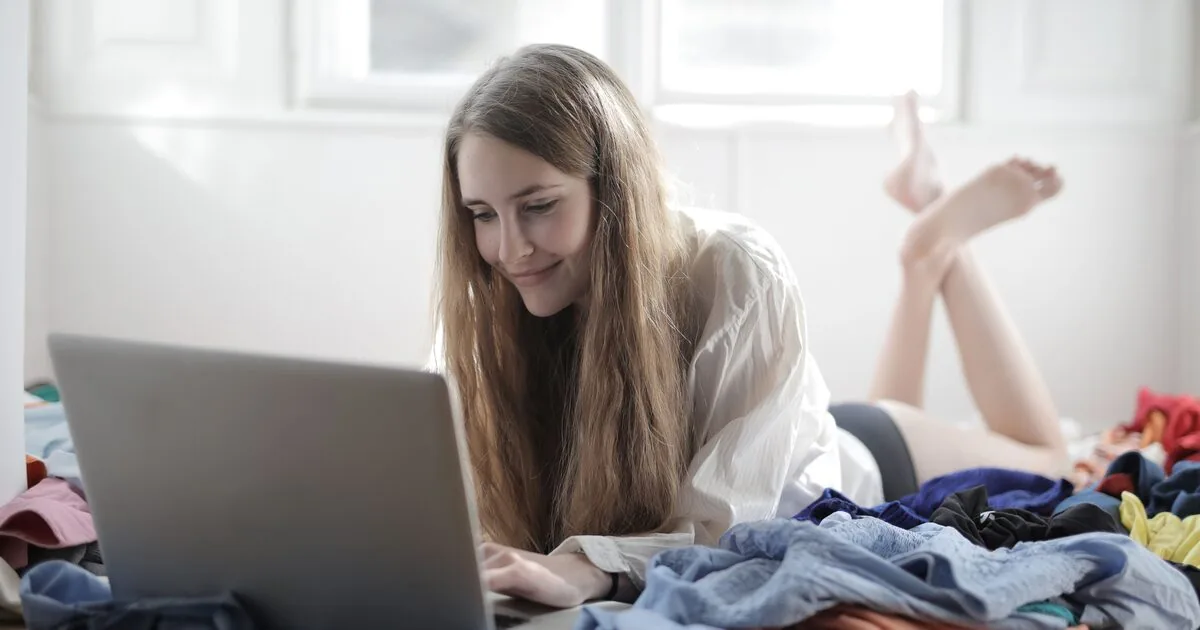Online méretválasztás: hogyan rendelj molett ruhát biztosra